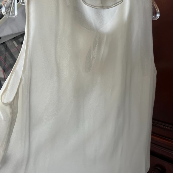 NWOT Diane Von Furtensberg Cream Ruffled Sleeveless Tie Blouse - Picture 3 of 10